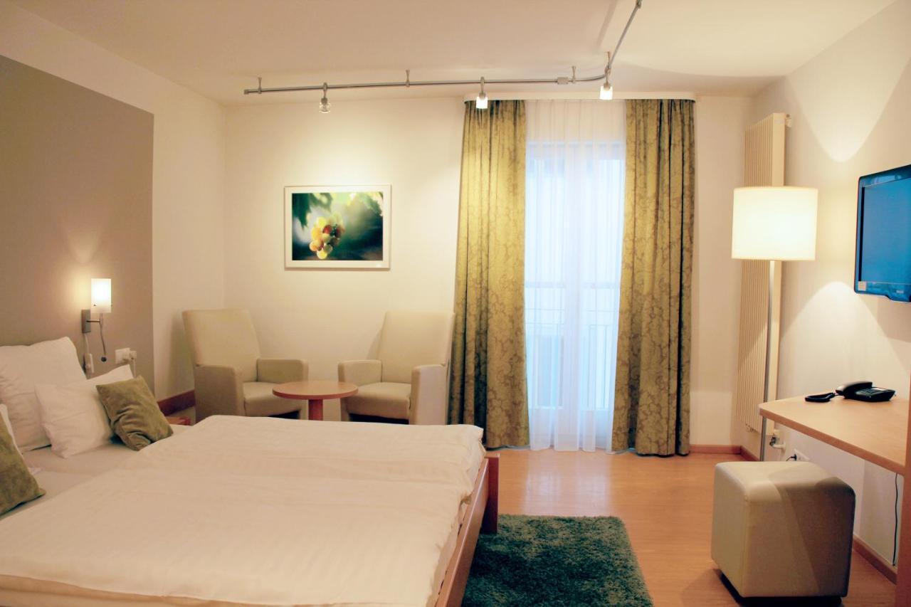 Hotel Tuchhaus فولكاخ المظهر الخارجي الصورة